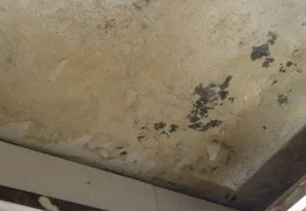 石渠阳台漏水维修公司分享下石渠卫生间渗水维修需要注意哪些问题。
